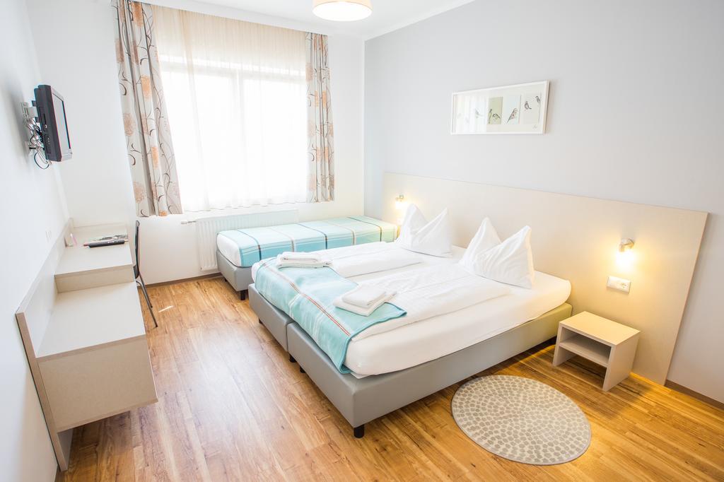 Motel22 Parkplatz Inklusive Вена Экстерьер фото