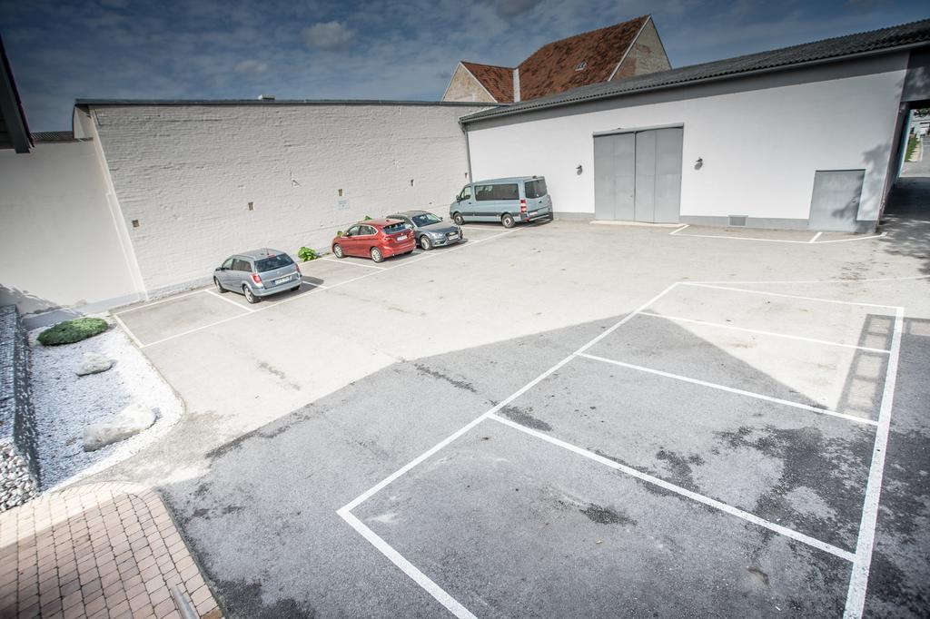Motel22 Parkplatz Inklusive Вена Экстерьер фото