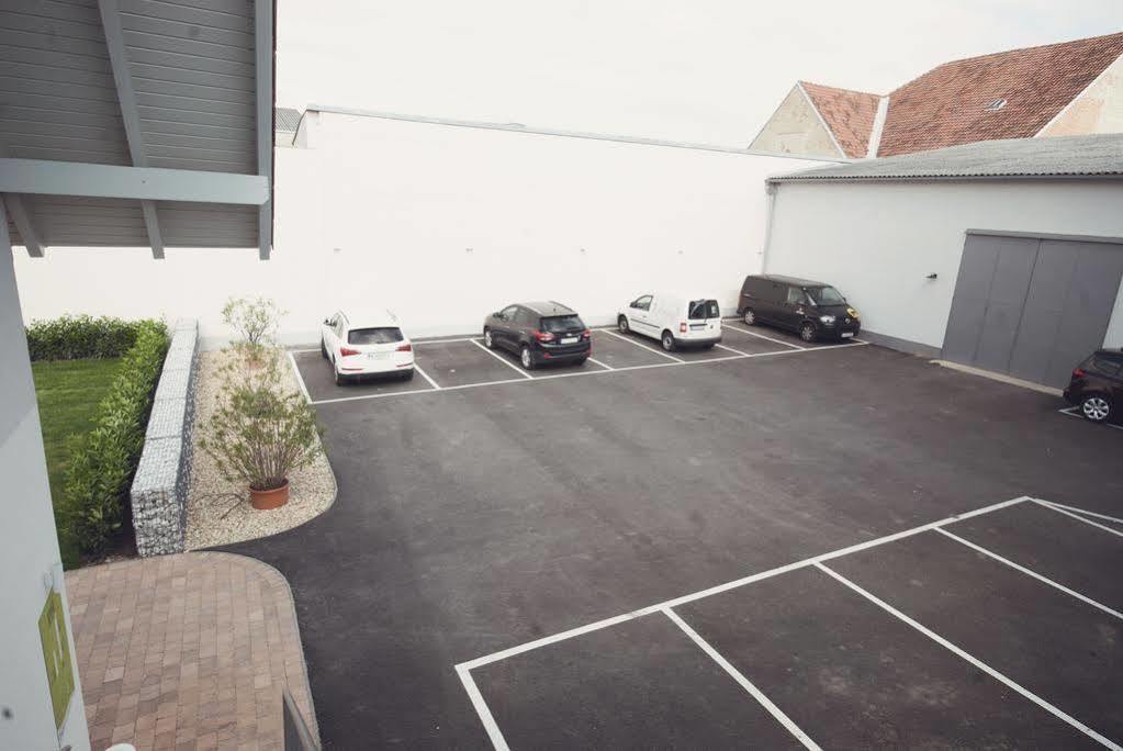 Motel22 Parkplatz Inklusive Вена Экстерьер фото