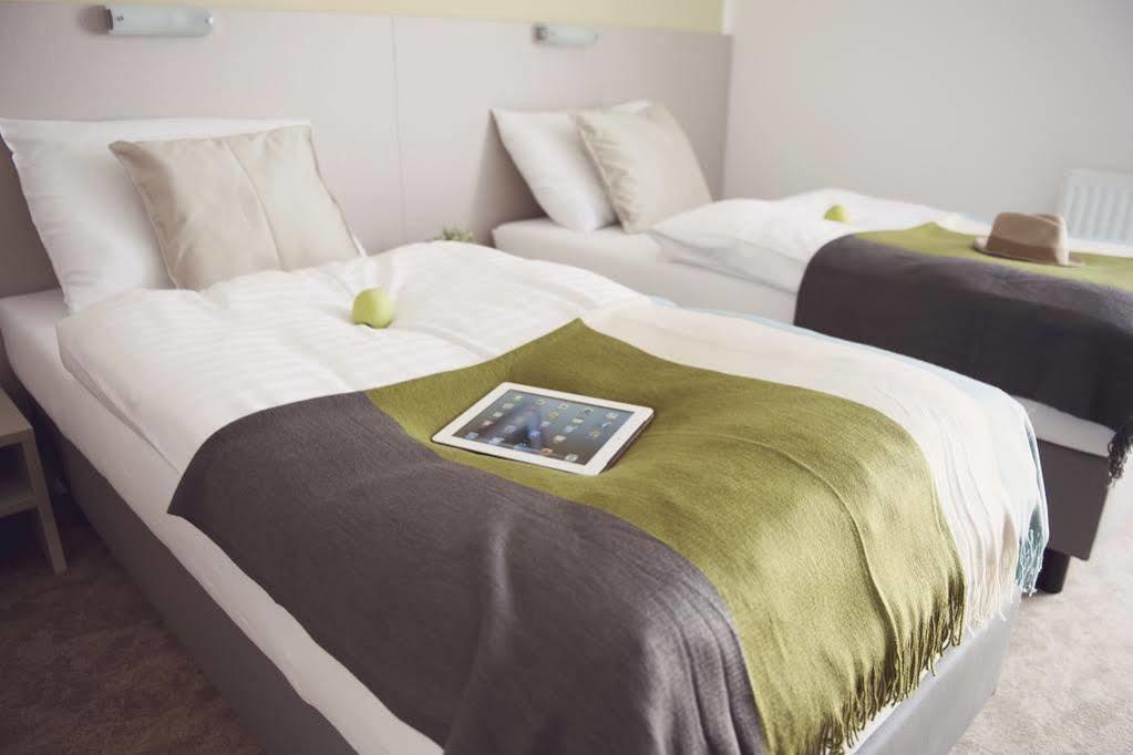 Motel22 Parkplatz Inklusive Вена Экстерьер фото
